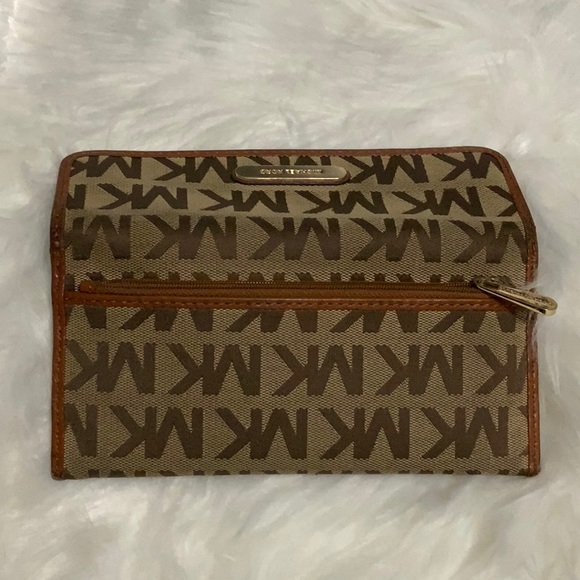 👜Vintage MICHAEL KORS monogram canvas wallet👛 - Picture 3 of 16